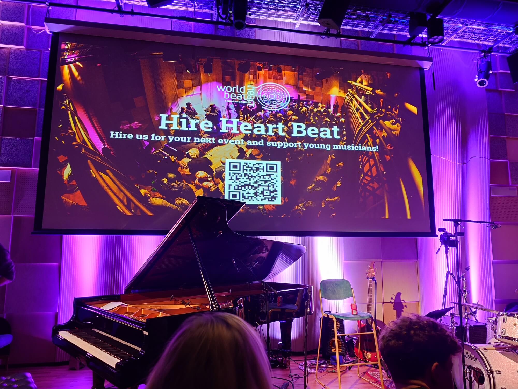 London Music Life 「街角に流れるキャロルと、支え合う思い」