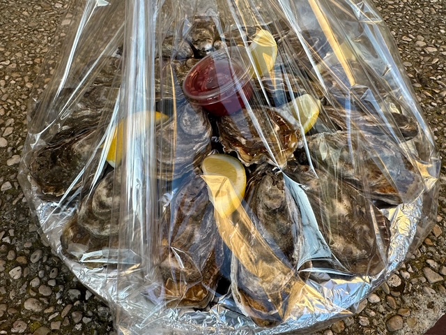 今日の献立、スモークサーモン載せブリニ