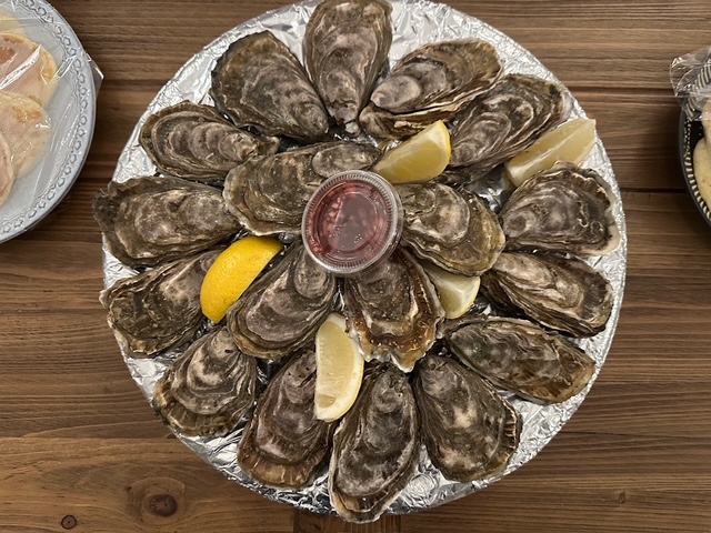 今日の献立、スモークサーモン載せブリニ