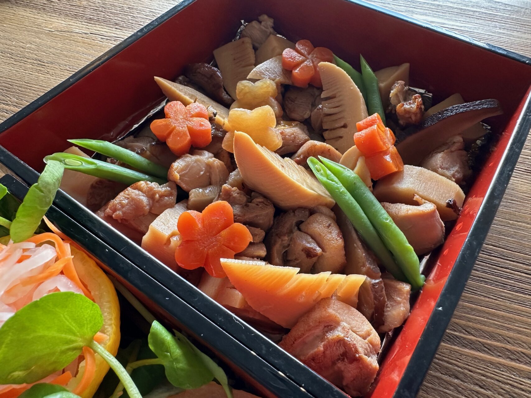 三四郎とチャールズから新春のご挨拶です!