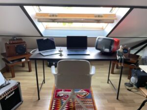 作家の隠れ家、秘密の執務室大公開！