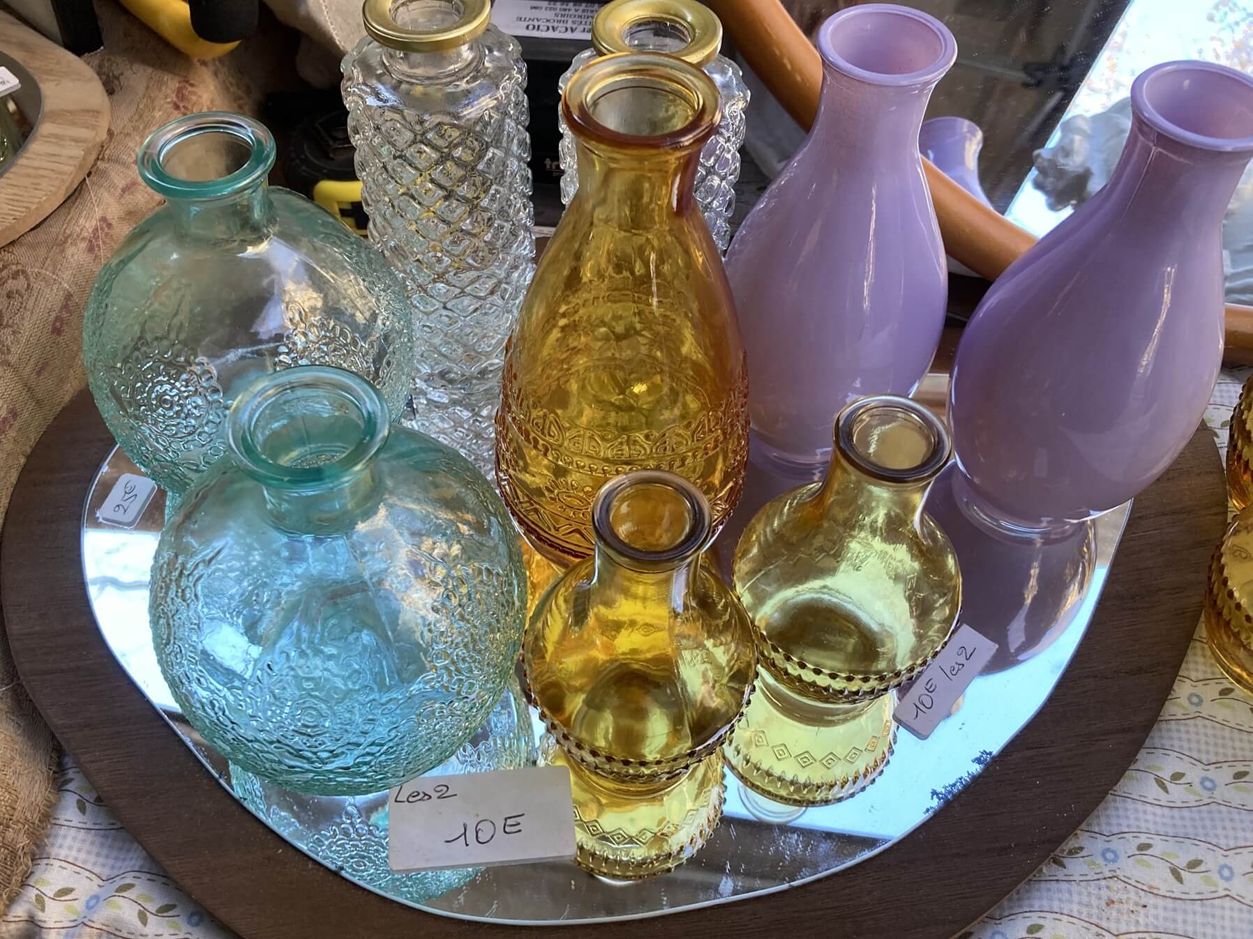 パリ・アート情報「プロが集うパリの蚤の市へ。職業としての“ブロカント”文化」