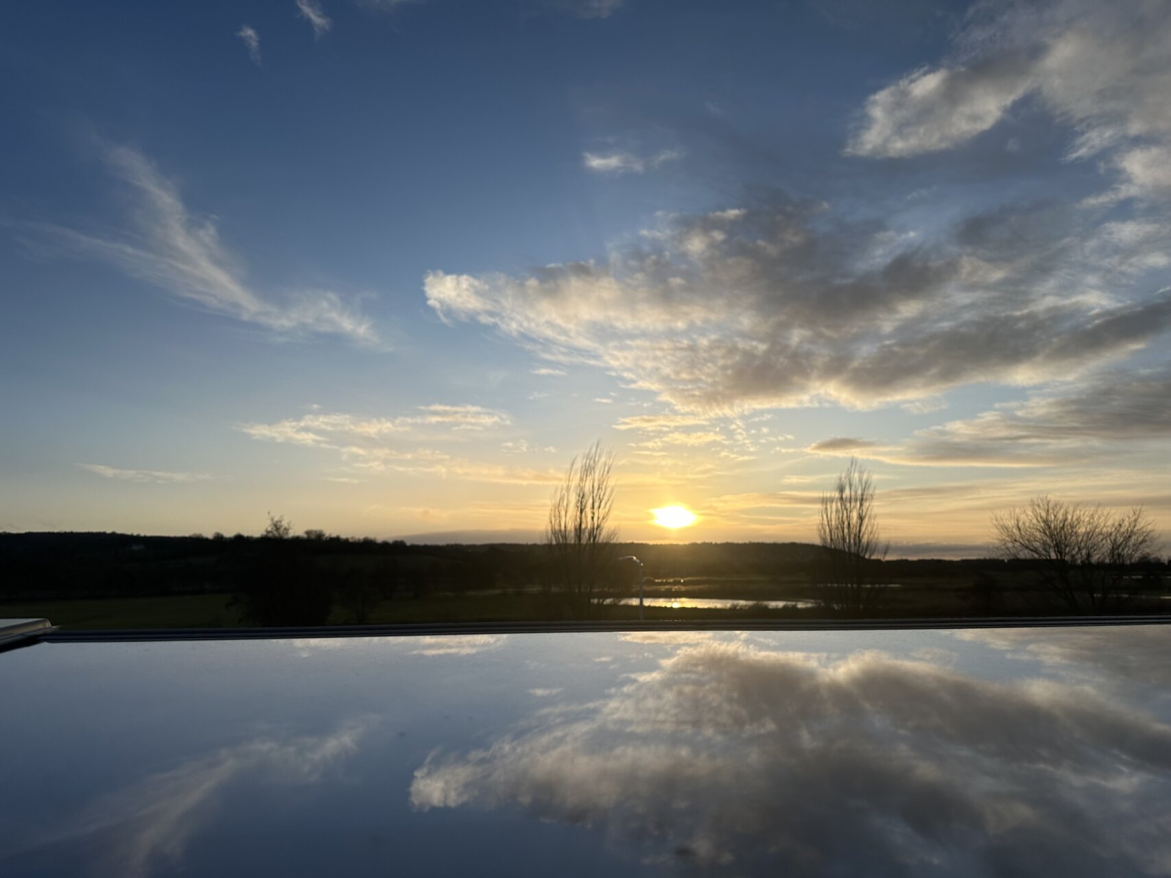毎日が勝負飯、「作家は仕事の合間に何をつまんでいるのか」