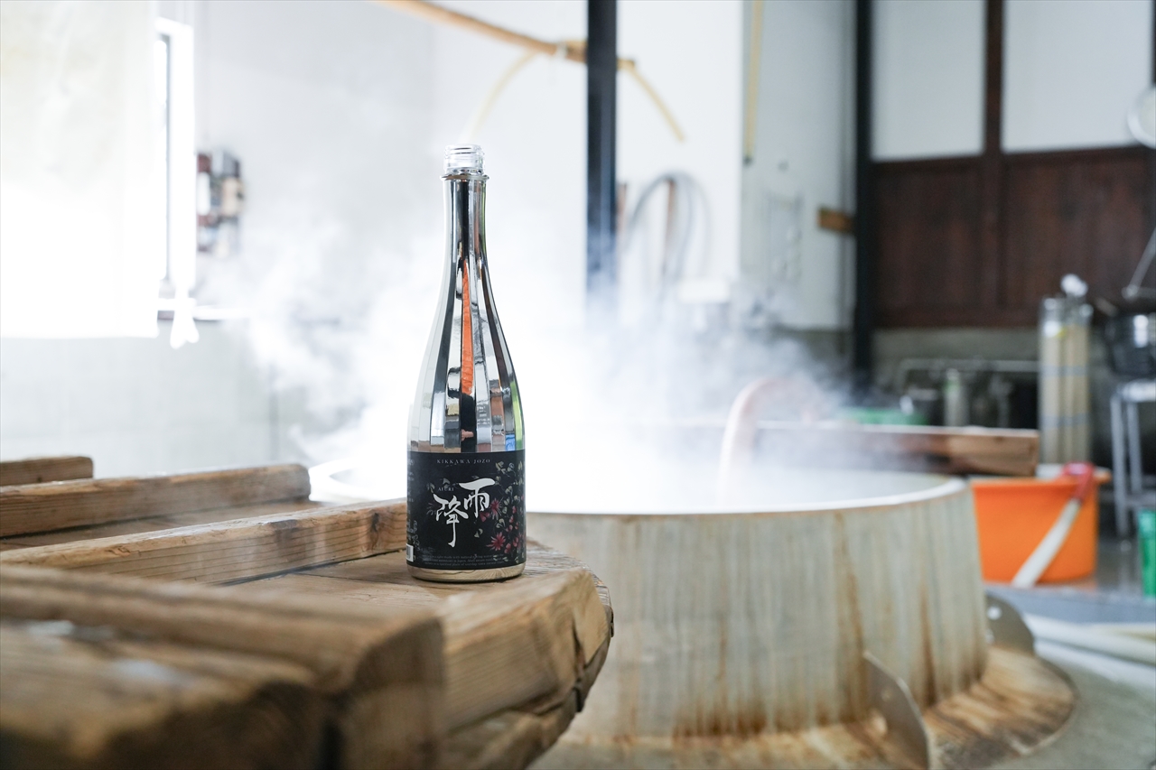 三四郎もびっくり、父ちゃんの絵が日本酒のラベルに