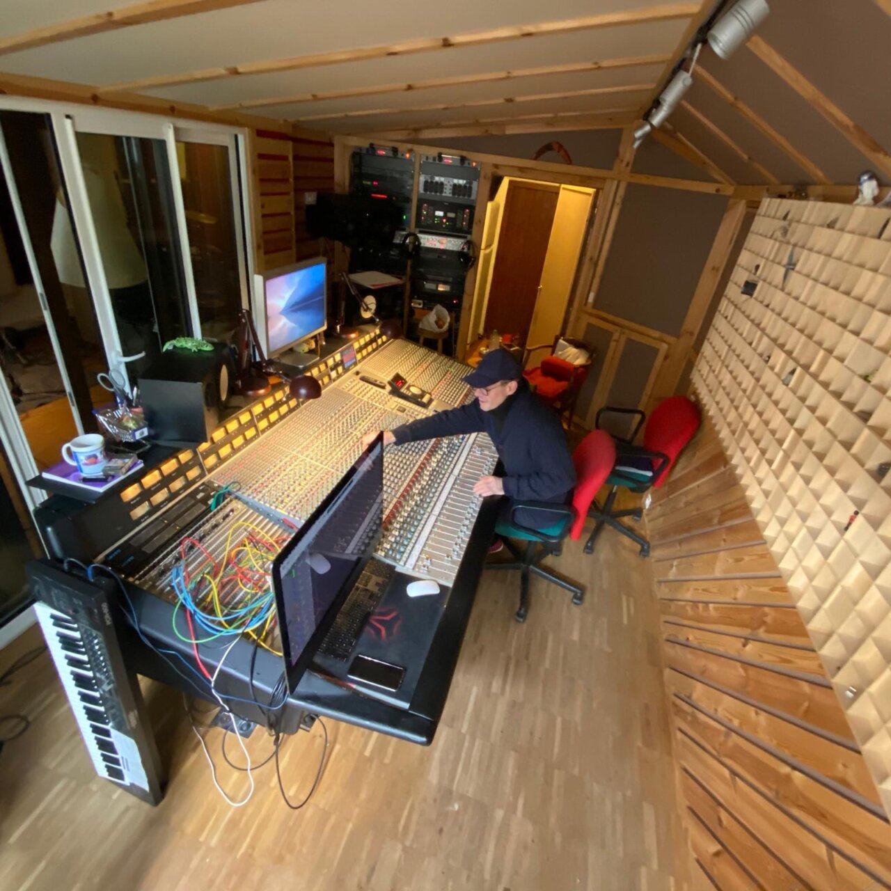 フランスバンドのアルバムに参加か、1