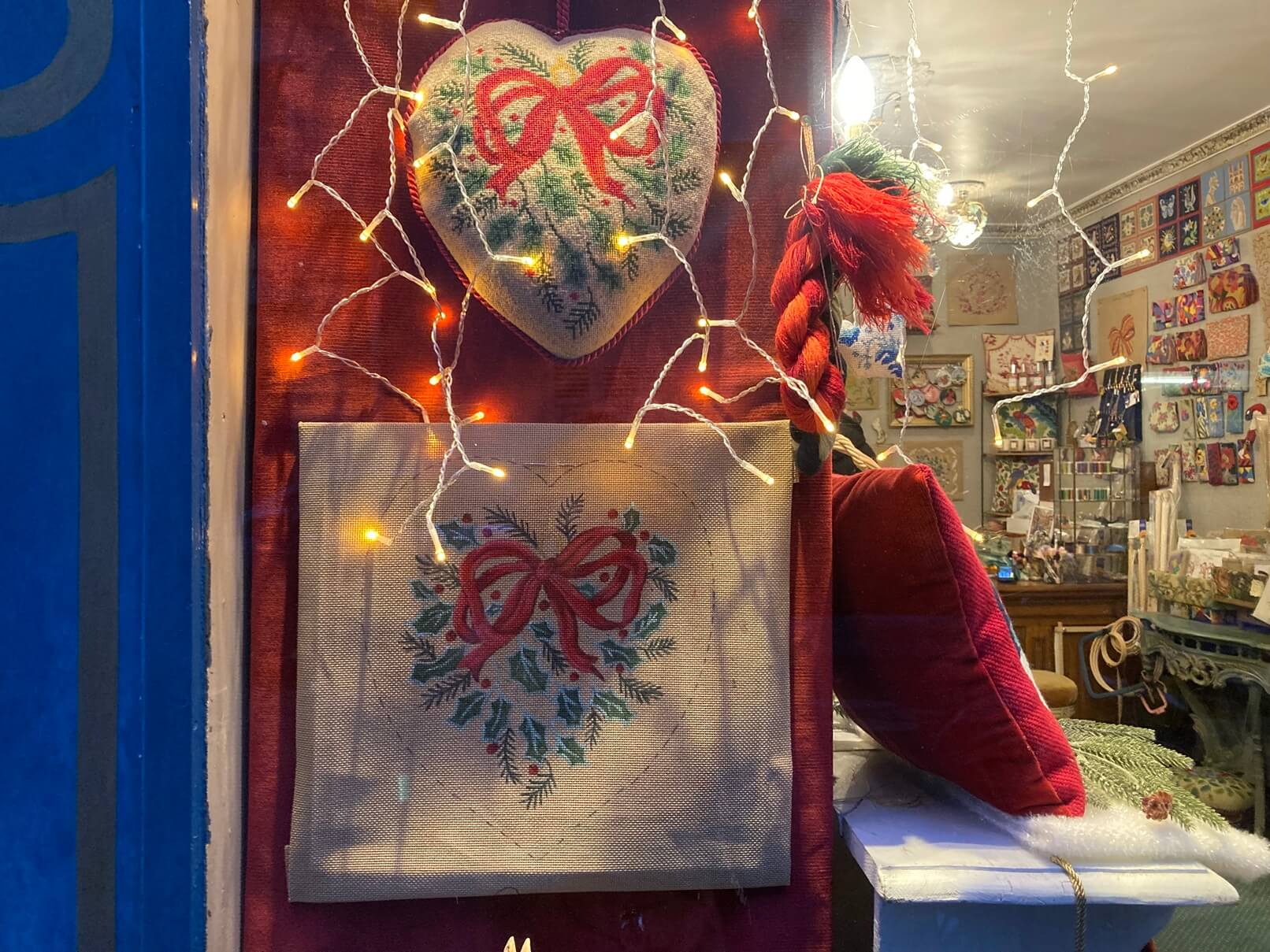 パリ・アート情報「キュートなだけではない、フランスのリボンの世界」