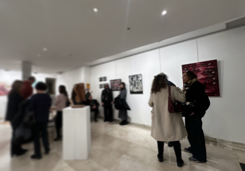 日動画廊パリでのグループ展好調なスタート！