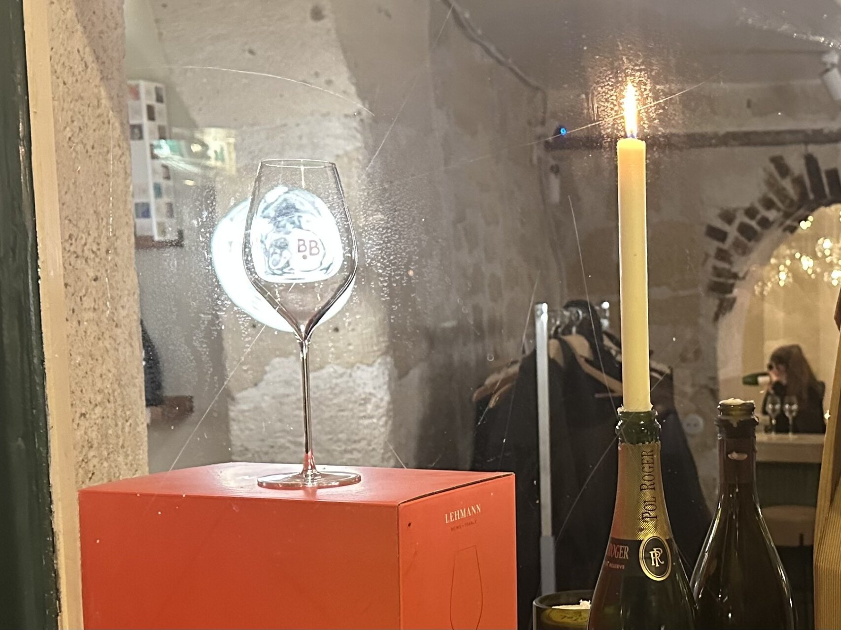 雨降りの夜、パリで詩人になる