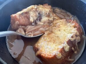 今日の献立、オニオングラタンスープ