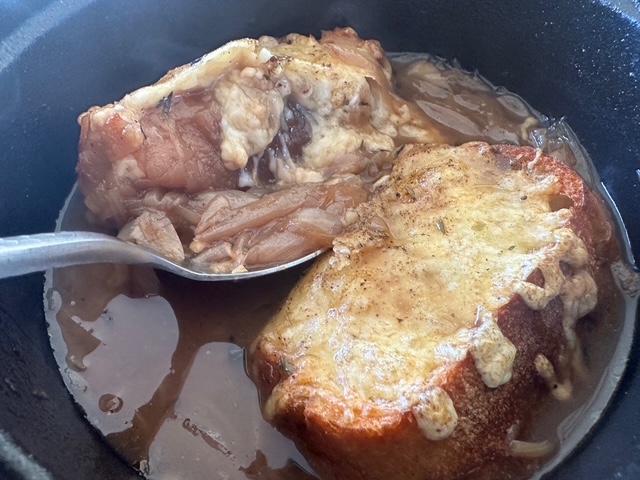 今日の献立、オニオングラタンスープ