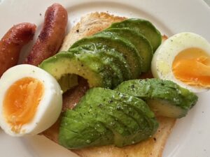 毎日が勝負飯、アボカドトースト