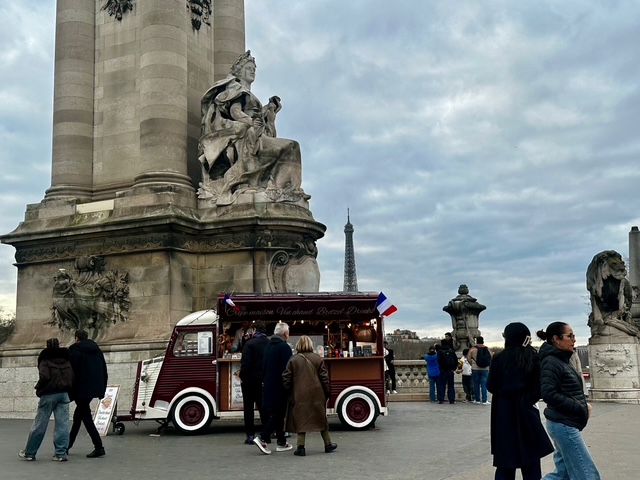 毎日が勝負飯、モルトソーセージ煮込み