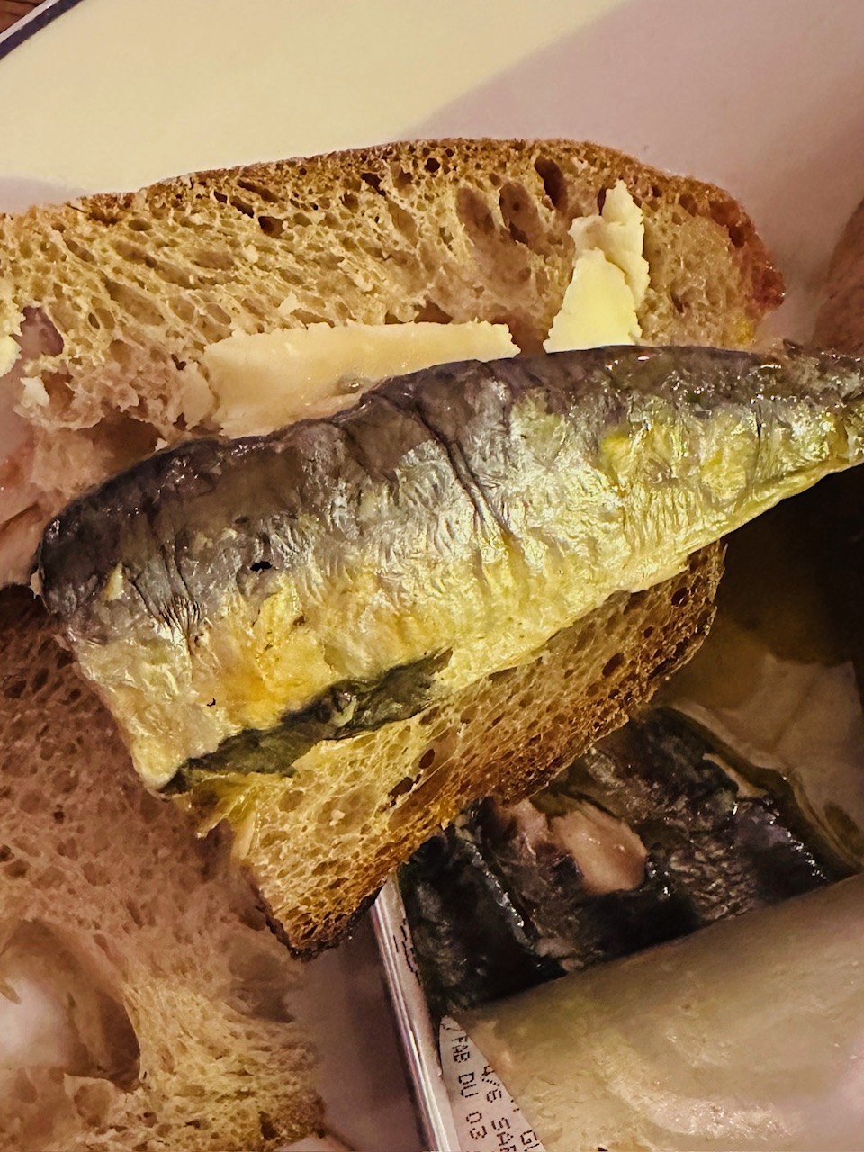 毎日が勝負飯、「作家は仕事の合間に何をつまんでいるのか」