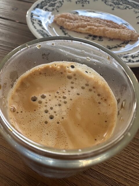 毎日が勝負飯、「作家は仕事の合間に何をつまんでいるのか」