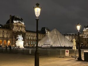 雨降りの夜、パリで詩人になる