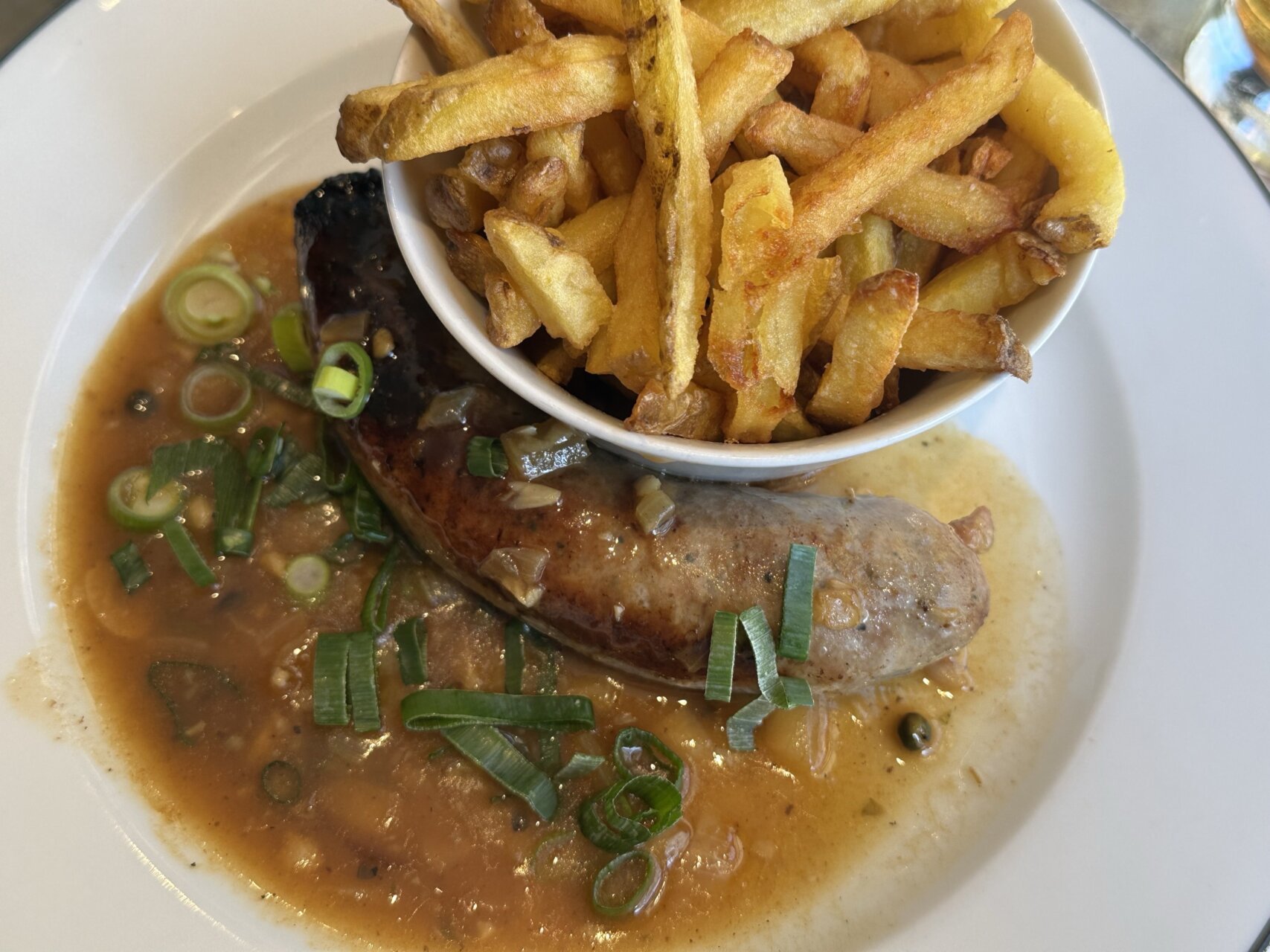 パリのカフェ飯、人生を彩る