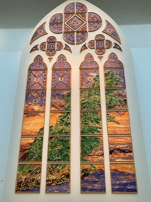 パリ・アート情報「ノートルダム新ステンドグラス、グランパレで初公開、論争の渦中で」