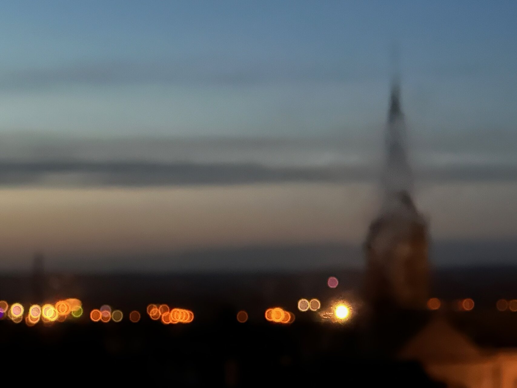 辻村相談窓口、「なぜ、父ちゃんはノルマンディ在住なのか」