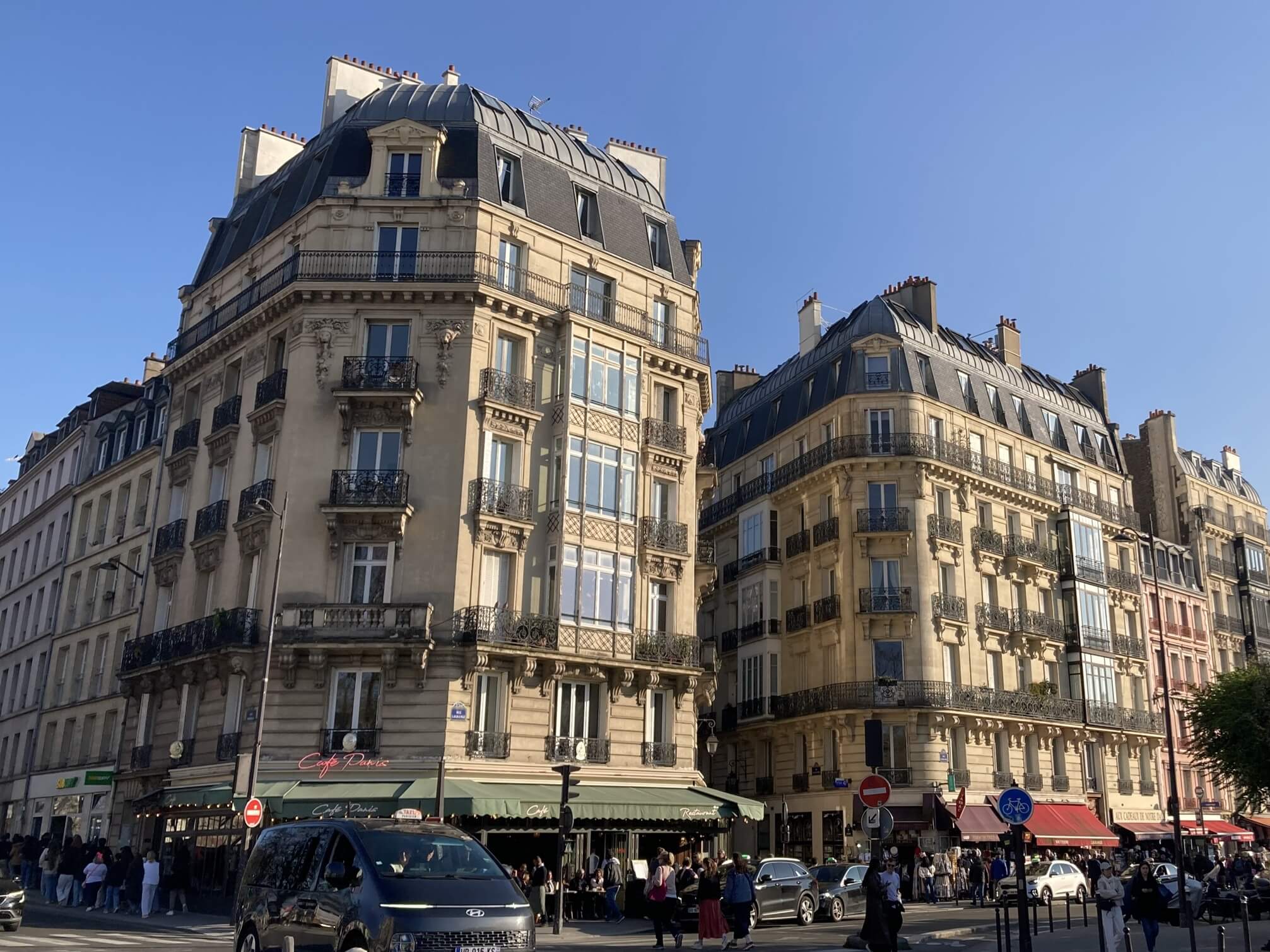 パリ・カルチャー情報「マンサード屋根、パリの景色をつくる屋根」