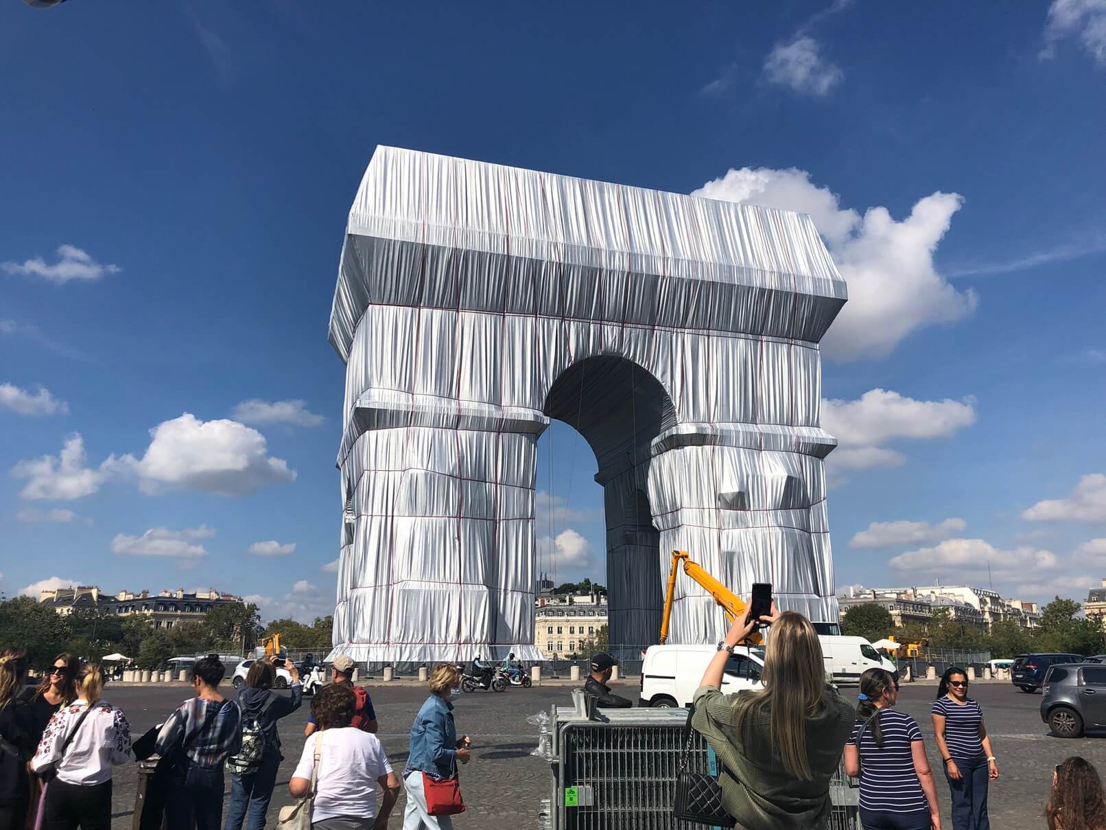 パリ・アート情報「パリ最古の橋、ポンヌフが舞台。巨大アートプロジェクトが進行中」