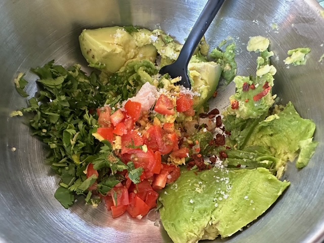 毎日が勝負飯、「ワカモーレのベーグル」