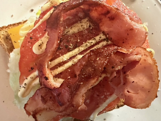 毎日が勝負飯、「木曜館のBLT」