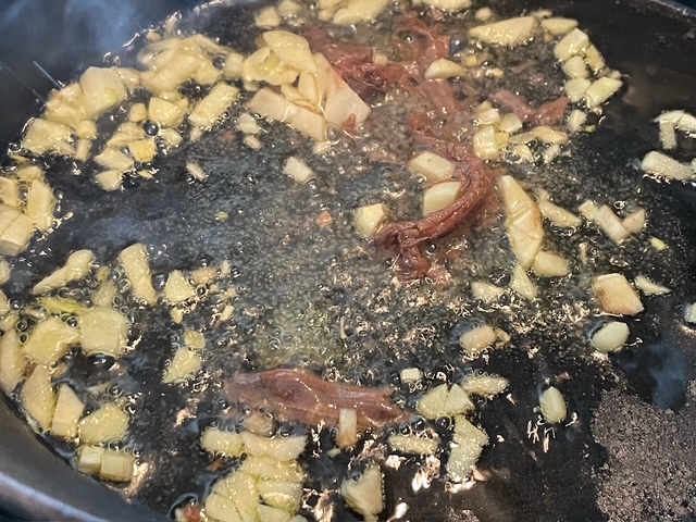 毎日が勝負飯、「おさらい、イカ&トマト煮込み麺」