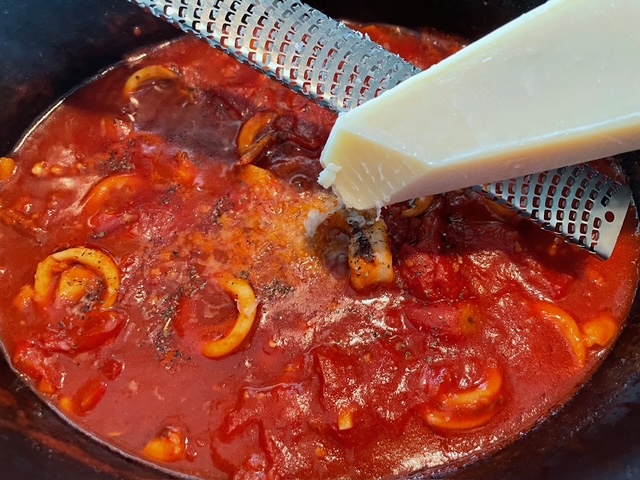 毎日が勝負飯、「おさらい、イカ&トマト煮込み麺」