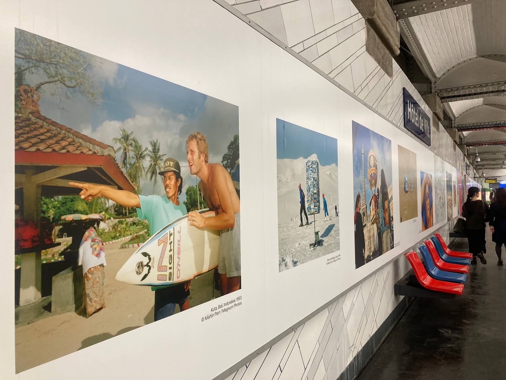 パリ・アート情報「パリの地下鉄ホームがアート作品に。日常の移動に美を」