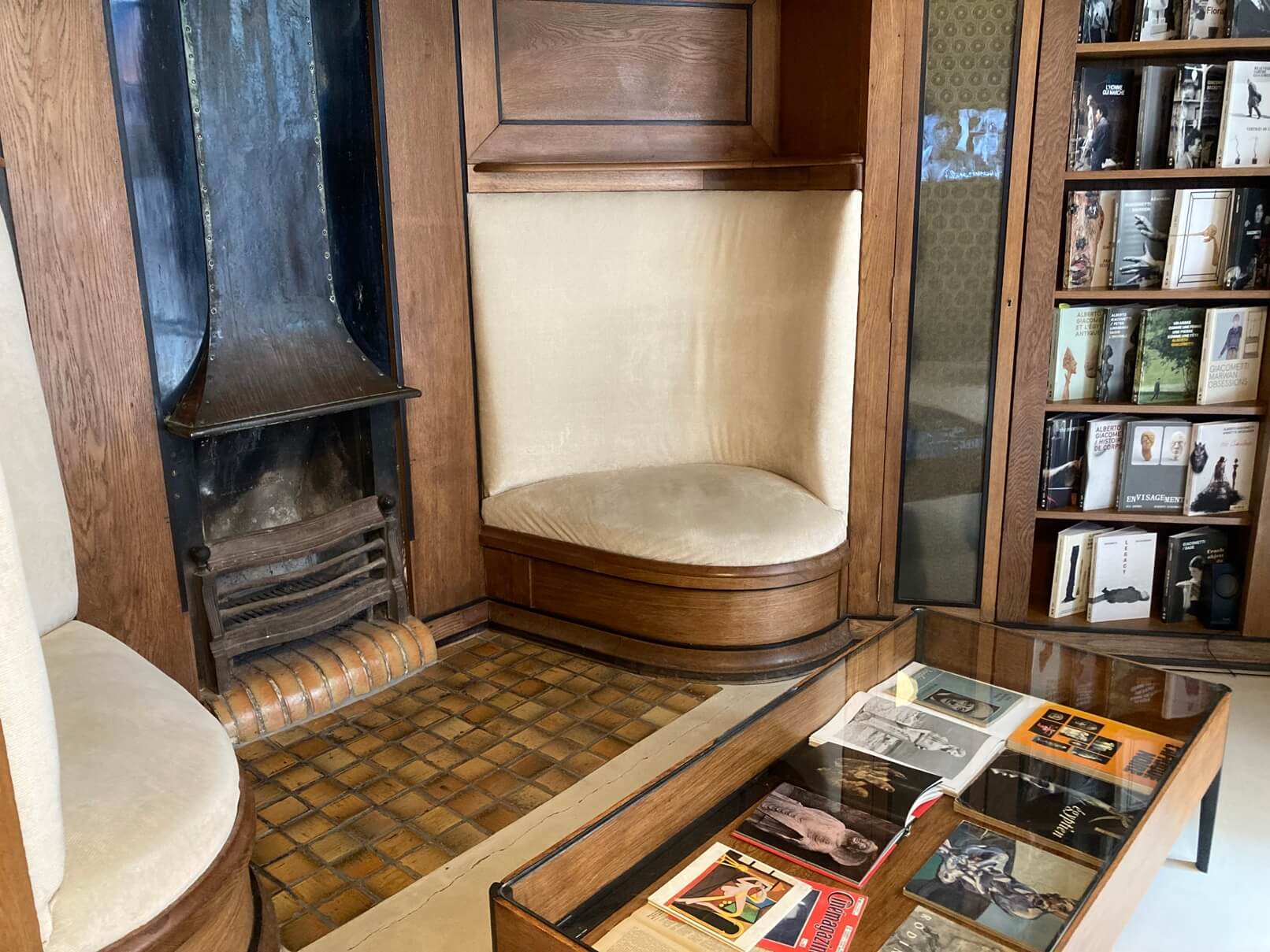 パリ・アート情報「彫刻家、ジャコメッティの気配を感じる、小さな美術館を訪れて」