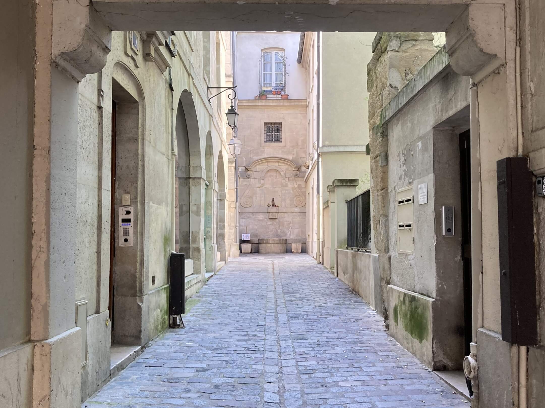 パリ・カルチャー情報「パリの大きな扉、“ポルト・コシェール”」