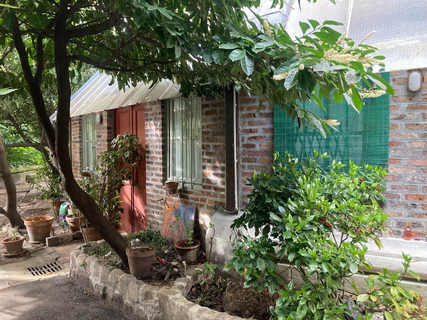 パリ・アート情報「普段は入れない、パリの芸術家コミューン“La Ruche”を訪ねて」