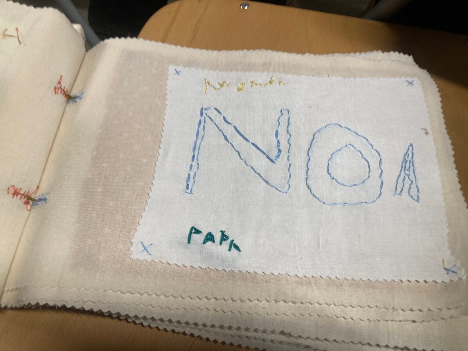 パリ・アート情報「刺繍でつながる、パリ10区の“布の本”。ヨーロッパ工芸の日2026」