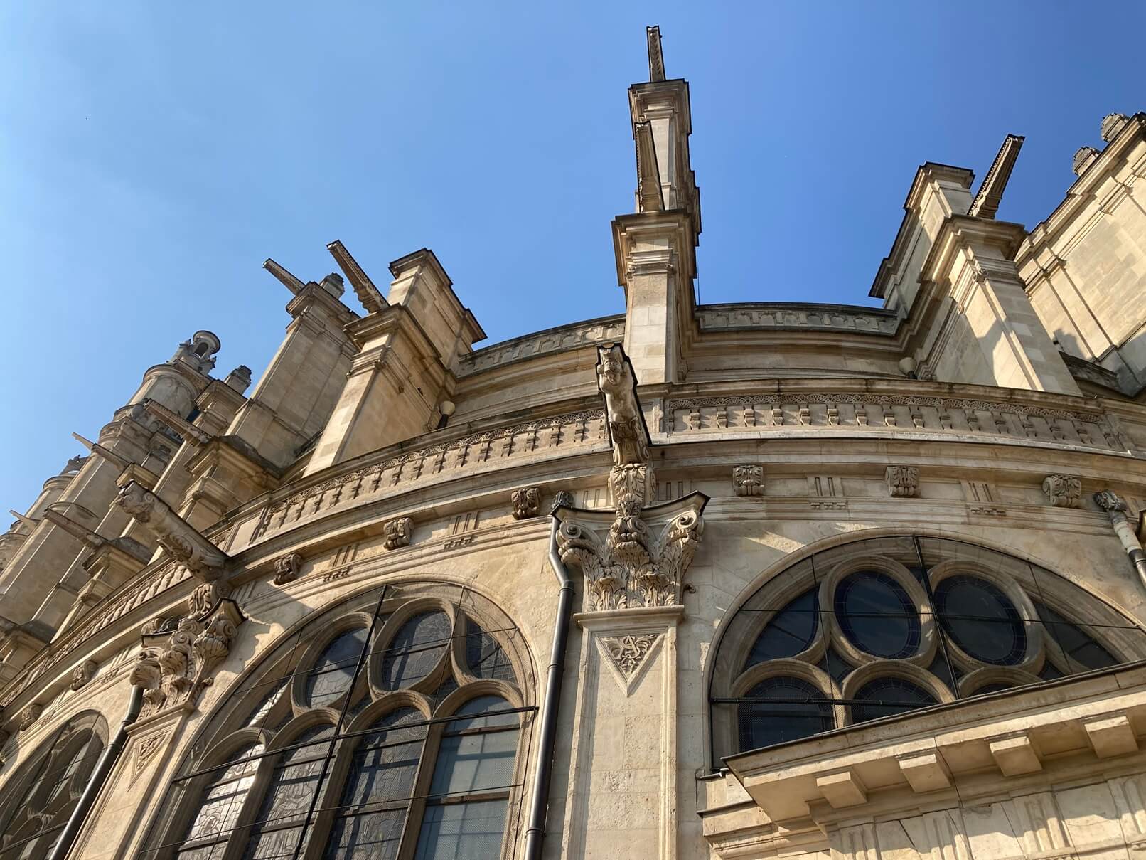 パリ・アート情報「守るために生まれた石像、パリのガーゴイル」