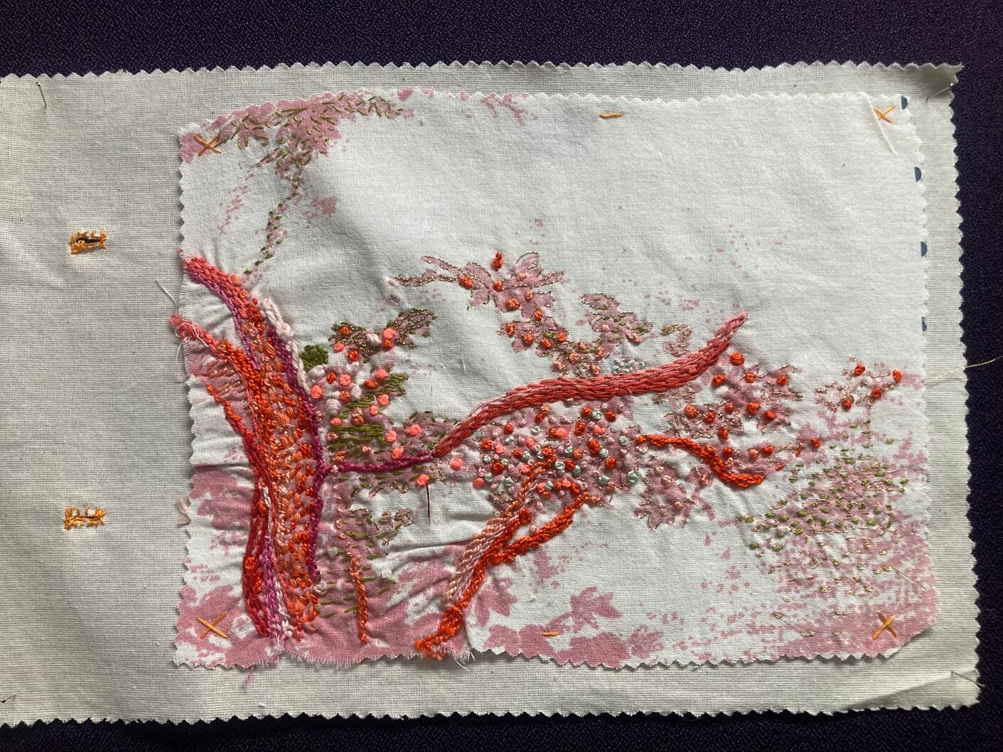 パリ・アート情報「刺繍でつながる、パリ10区の“布の本”。ヨーロッパ工芸の日2026」