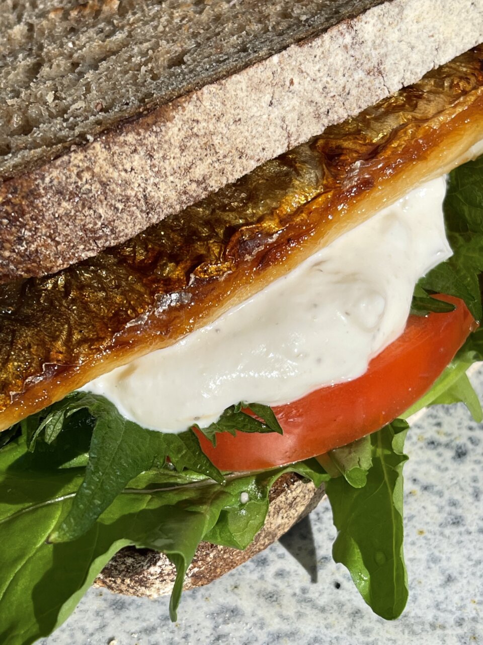 塩サバのサンドイッチ – 2026バージョン