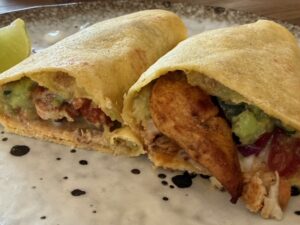 毎日が勝負飯「メキシコ風手巻き、ファリータ」