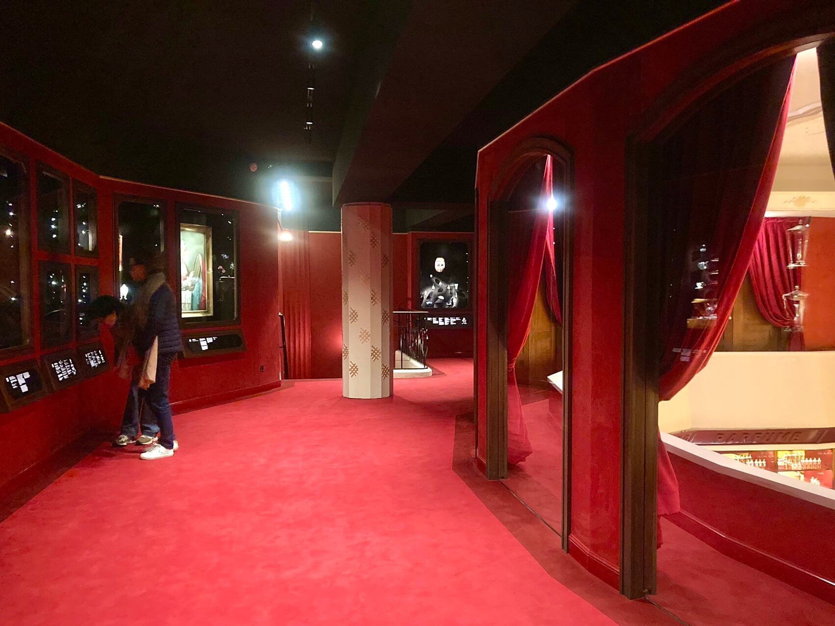パリ・カルチャー情報「パリに新オープン、香りとコスメの劇場ミュゼ “Théâtre du Parfum”」