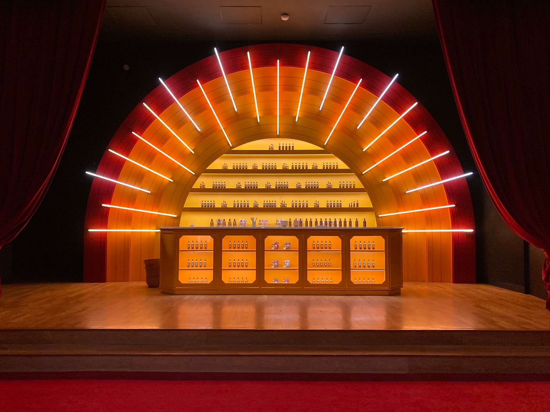 パリ・カルチャー情報「パリに新オープン、香りとコスメの劇場ミュゼ “Théâtre du Parfum”」