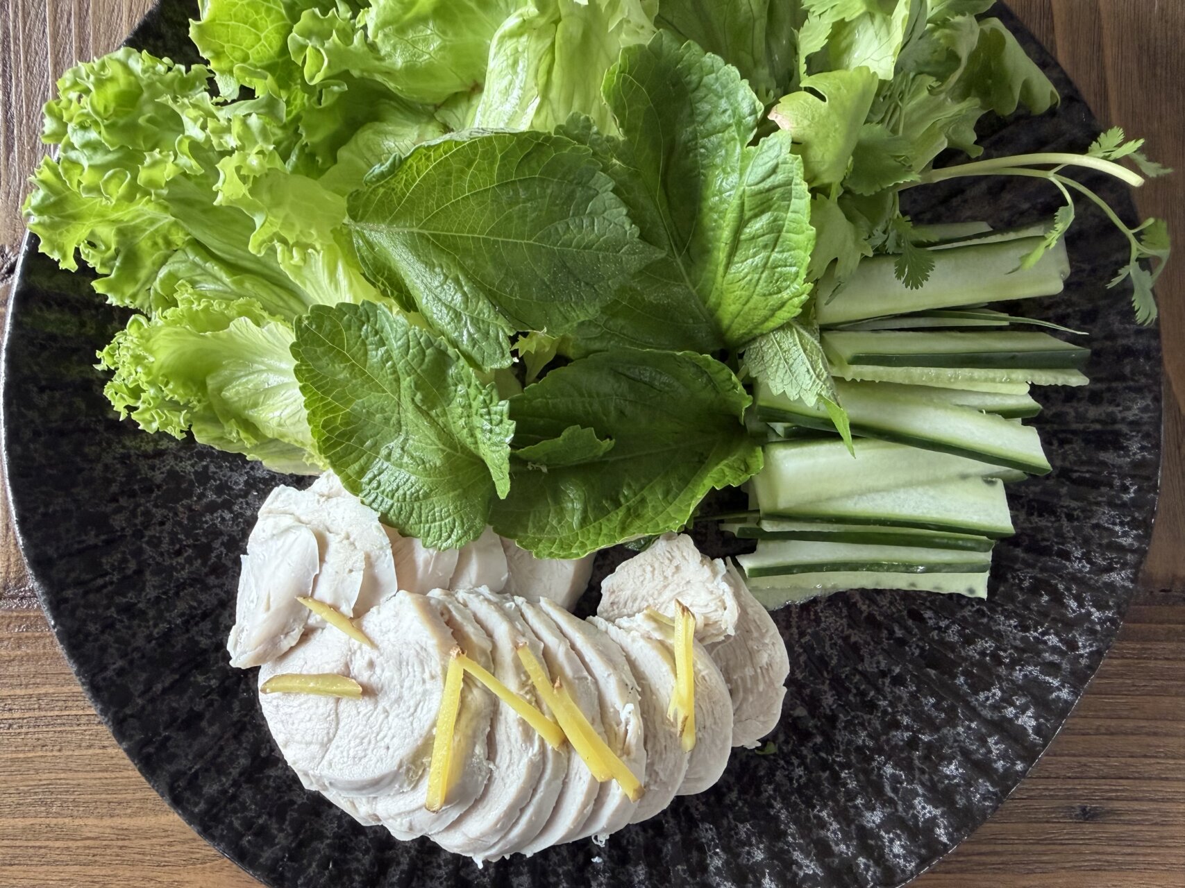 毎日が勝負飯、「家庭菜園で育てた紫蘇でご馳走作った」