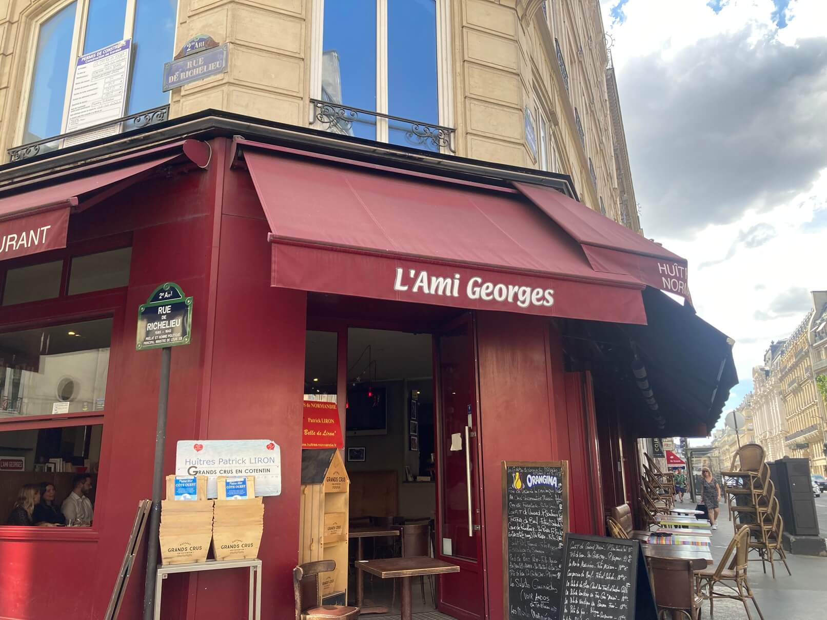 パリ・カルチャー情報「パリのカフェ、店名に込められた物語」