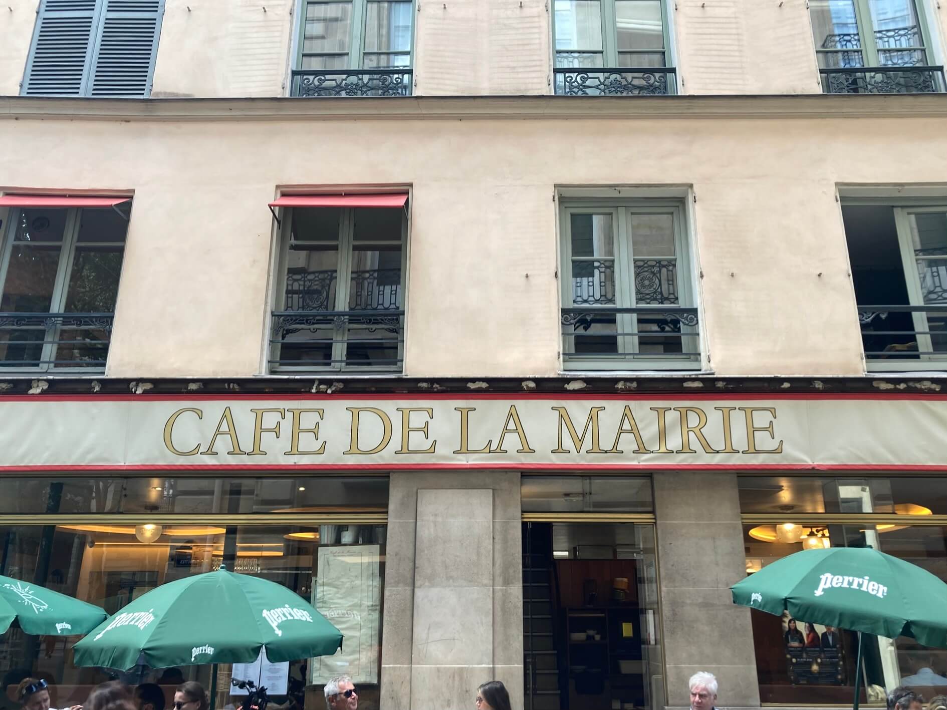パリ・カルチャー情報「パリのカフェ、店名に込められた物語」