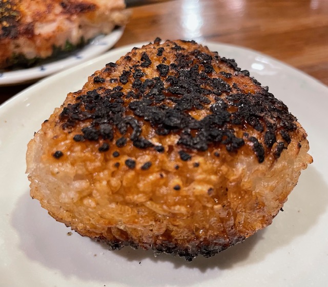 焼きおにぎり頬張り、がんばる父ちゃんからの渾身メッセージ！
