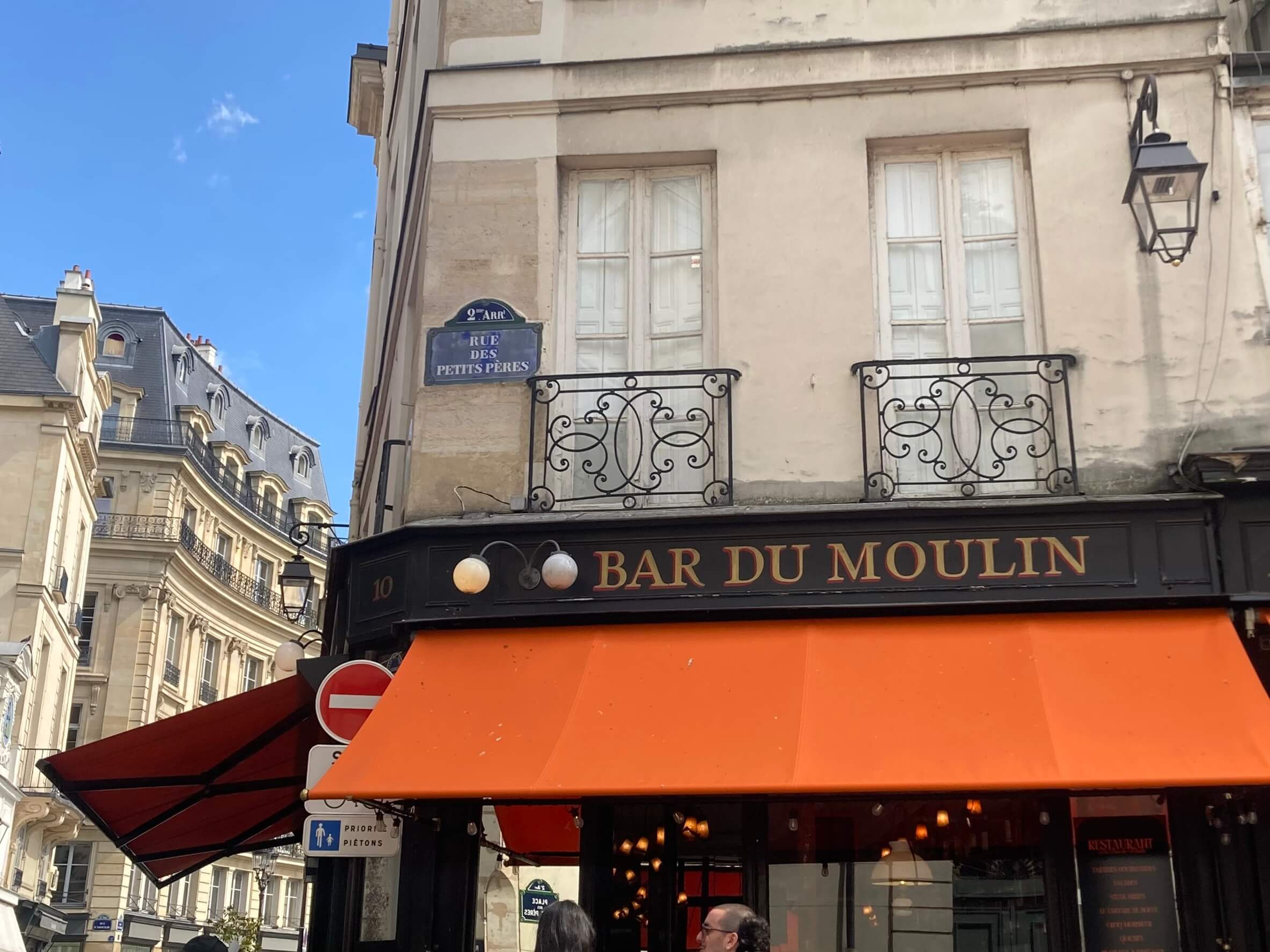 パリ・カルチャー情報「パリのカフェ、店名に込められた物語」