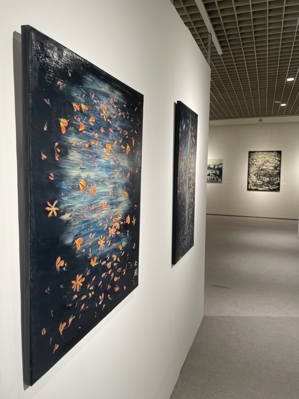 個展会場の設営が完了、まるで美術館!