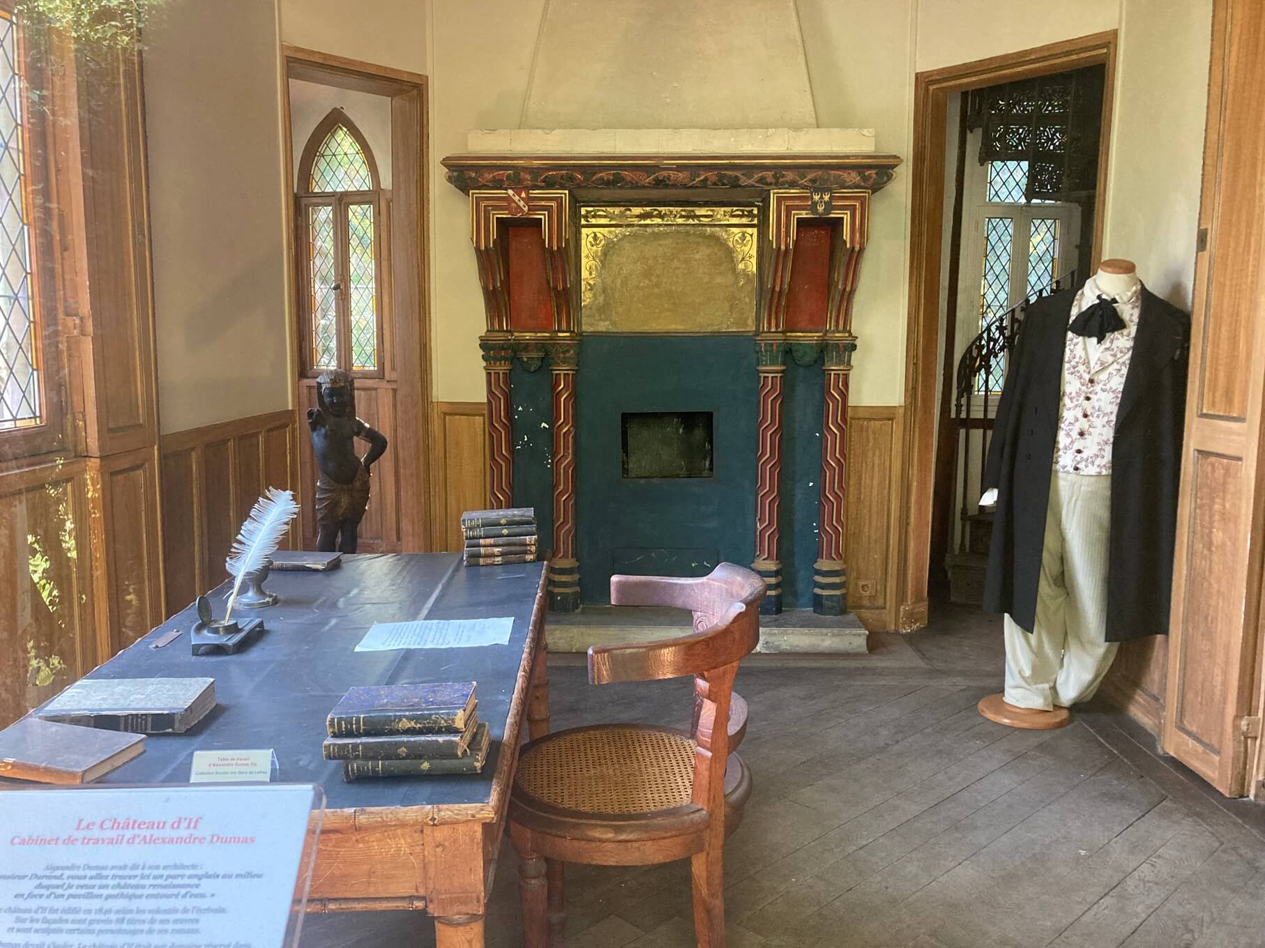 パリ・アート情報「モンテクリスト城。『三銃士』の作者が建てた、パリ郊外の城へ」