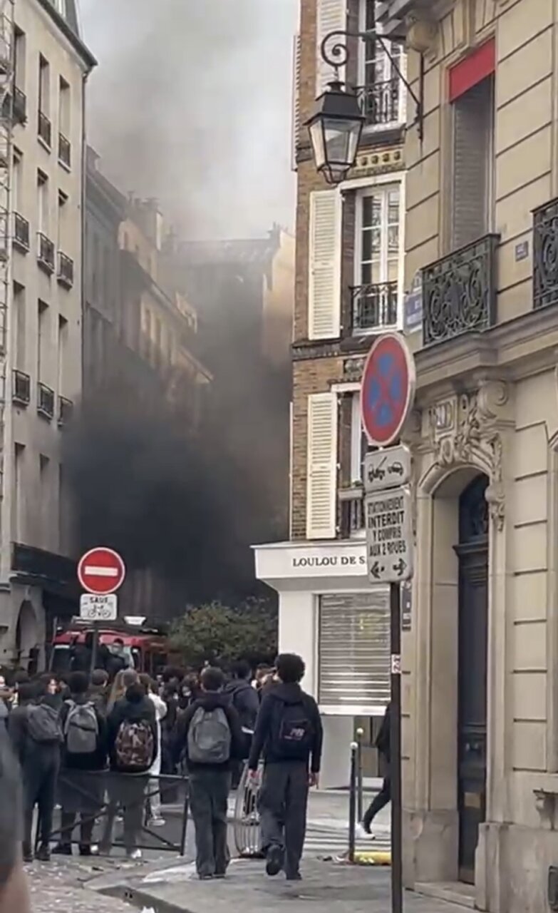 日本とこんなに違う、フランス、高校生たちのデモ。